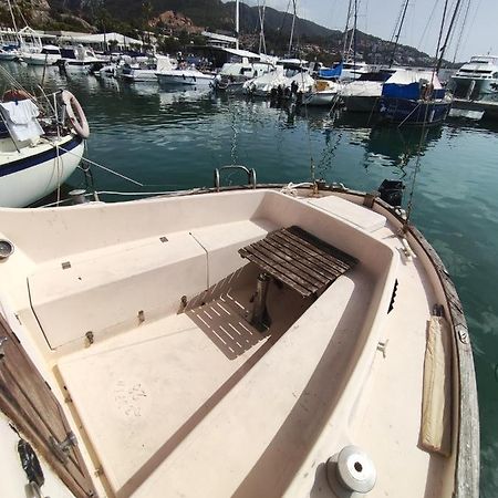 Отель Relax Sea Les Botigues de Sitges Экстерьер фото