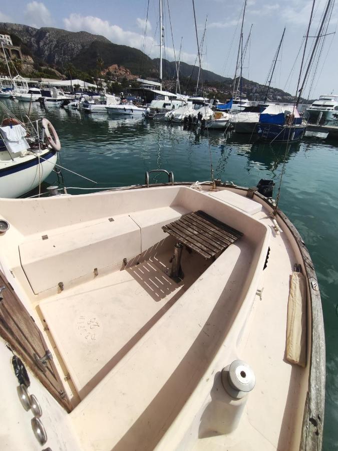 Отель Relax Sea Les Botigues de Sitges Экстерьер фото